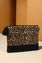 Load image into Gallery viewer, "Feeling Velvet" Pouch
