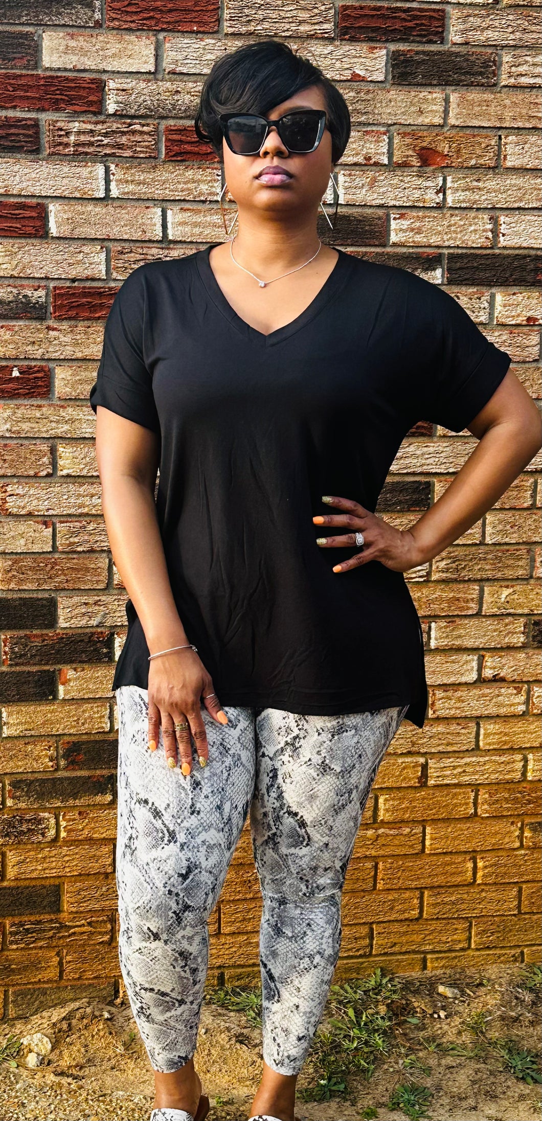 “The Lounge” Top in Black SIZE DOWN